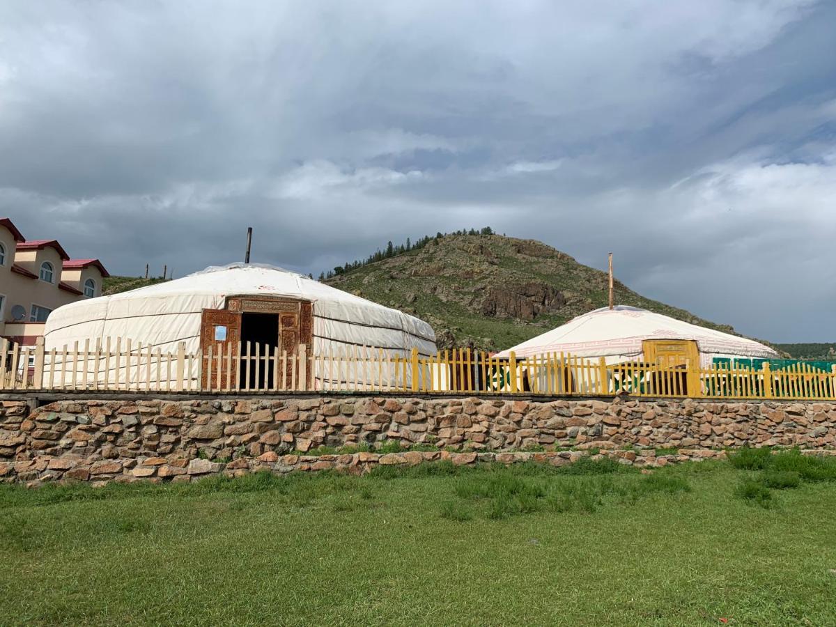 Sara'S Camp Hotel Zuunmod Bagian luar foto